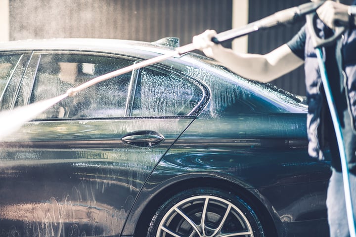 WASHING YOUR CAR WITH A HIGH PRESSURE WASHER: TIPS AND PLUSES